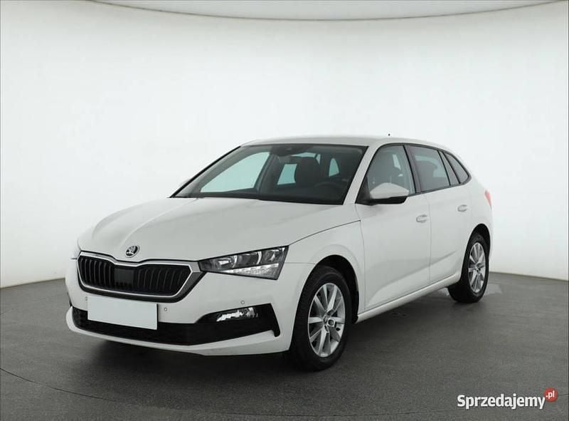Używany Skoda Scala 110 KM (80 kW) 2021 Biały Hatchback