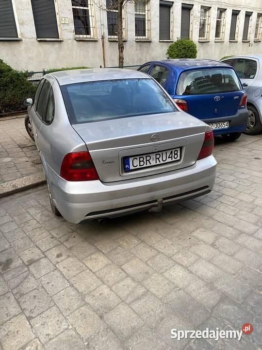 Beżowy Używany 2001 Opel Vectra Sedan/Limuzyna | 4500 zł - Obraz 1/2