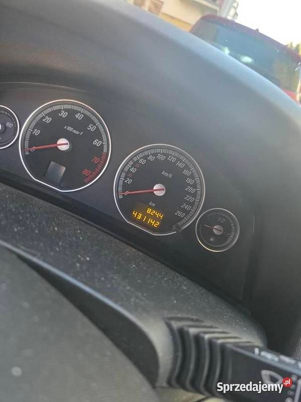 Używany Opel Vectra GTS 2003 Srebrny Hatchback