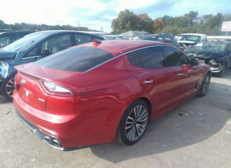 Używany Kia Stinger Premium 255 KM (187 kW) 2019 Czerwony Hatchback