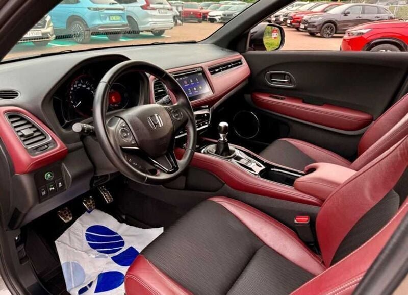 Platinum gray m Używany 2019 Honda HR-V Sport SUV | 99 700 zł - Obraz 1/4