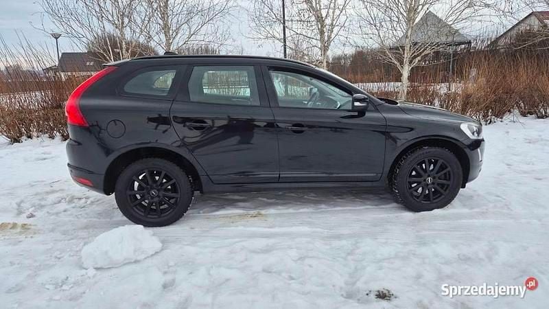 Używany Volvo XC60 2015 Czarny SUV