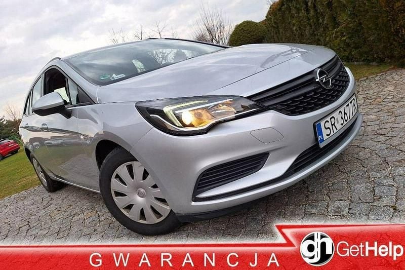Srebrny (metalik) Używany 2017 Opel Astra Sedan/Limuzyna | 34 301 zł (Dobra cena) - Obraz 1/4