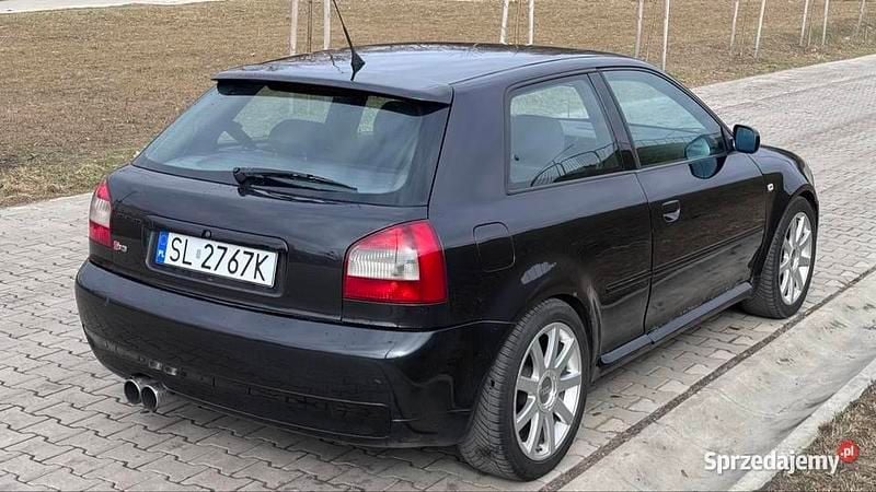 Używany Audi S3 2000 Czarny Hatchback