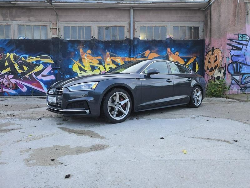 Szary Używany 2019 Audi A5 Coupe | 100 000 zł (Uczciwa cena) - Obraz 1/4