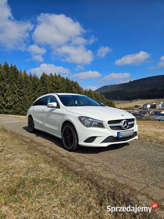 Biały Używany 2015 Mercedes CLA200 Shooting Brake Kombi | 44 900 zł - Obraz 1/4