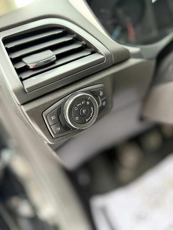 Używany Ford Mondeo 160 KM (117 kW) 2015 Czarny Hatchback