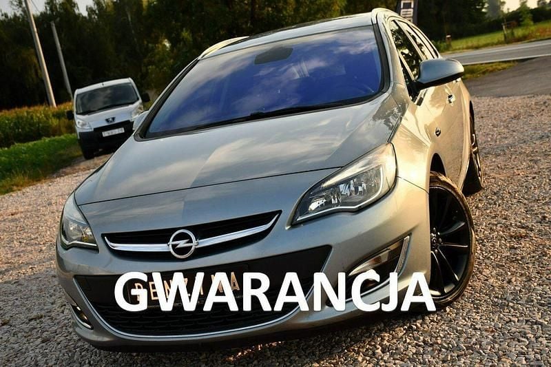 Szary (metalik, perła) Używany 2012 Opel Astra Kombi | 18 999 zł (Uczciwa cena) - Obraz 1/4
