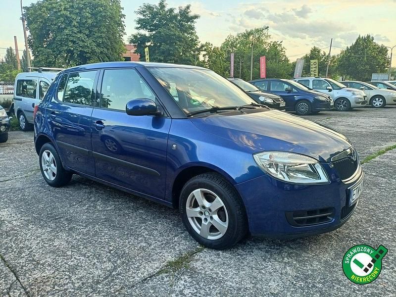Granatowy Używany 2008 Skoda Fabia Hatchback | 10 500 zł (Dobra cena) - Obraz 1/4