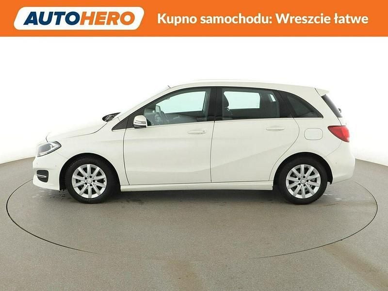 Używany Mercedes B180 109 KM (80 kW) 2017 Biały Minivan