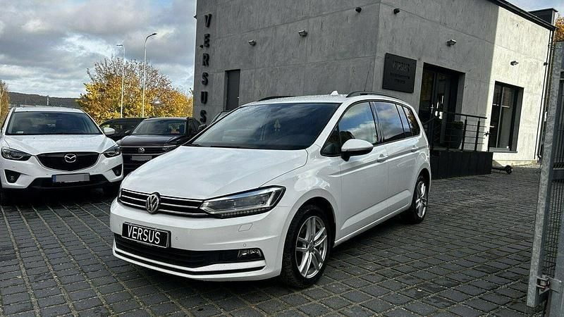 Używany VW Touran 150 KM (110 kW) 2017 Biały Minivan