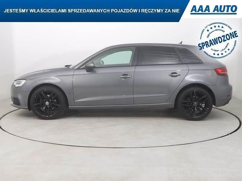 Używany Audi A3 150 KM (110 kW) 2020 Szary Sedan/Limuzyna