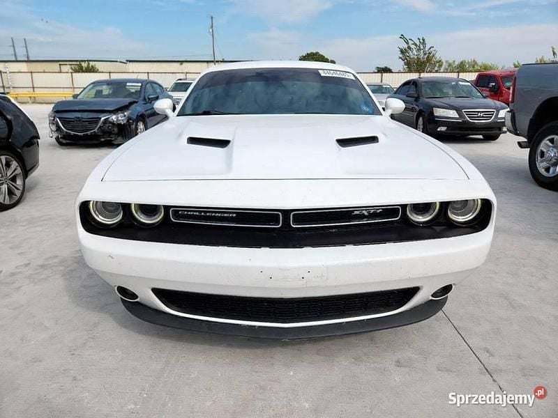 Używany 2019 Dodge Challenger SXT Coupe | 40 000 zł - Obraz 1/4