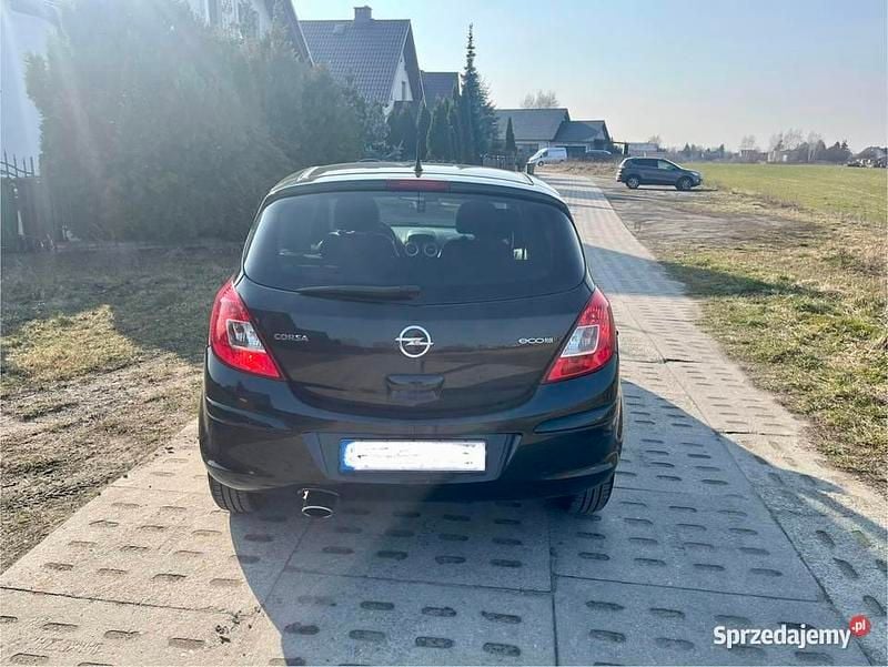 Używany Opel Corsa 2014 Czarny Sedan/Limuzyna