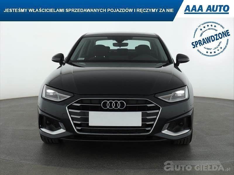 Używany Audi A4 2022 Szary
