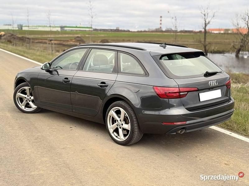 Używany Audi A4 2016 Szary Kombi