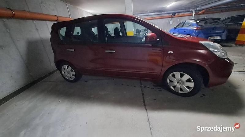 Bordowy Używany 2010 Nissan Note Hatchback | 9900 zł (Super Cena) - Obraz 1/4