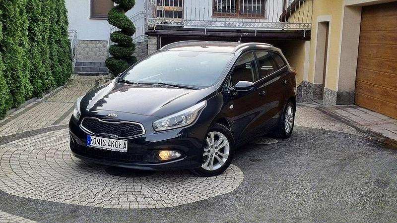 Czarny (metalik) Używany 2013 Kia Ceed Kombi | 26 900 zł (Uczciwa cena) - Obraz 1/4