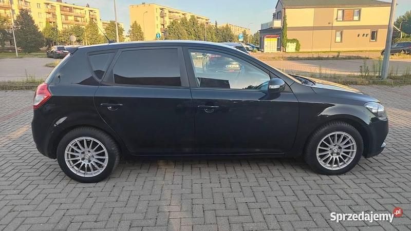 Używany 2010 Kia Ceed | 17 000 zł (Uczciwa cena) - Obraz 1/4