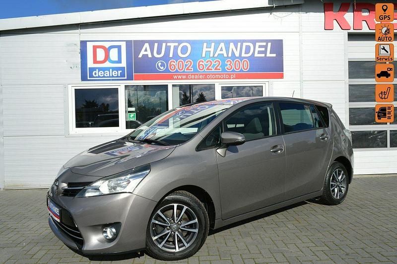 Szary Używany 2014 Toyota Verso Minivan | 29 400 zł (Uczciwa cena) - Obraz 1/4