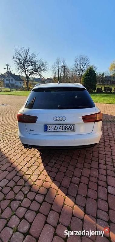 Biały Używany 2011 Audi A6 Ambiente Kombi | 46 000 zł - Obraz 1/4