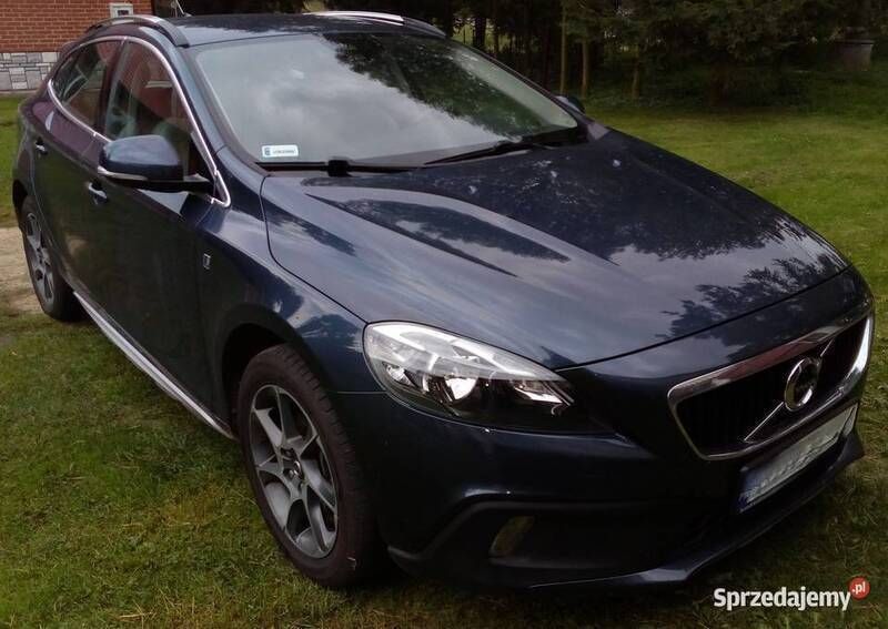 Granatowy Używany 2016 Volvo V40 CC Ocean Race Kombi | 48 500 zł (Uczciwa cena) - Obraz 1/4