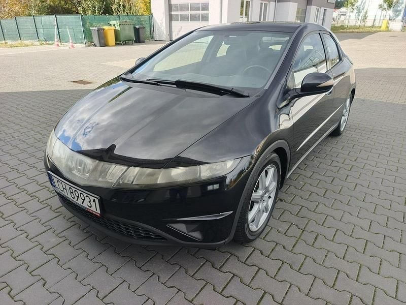 Czarny Używany 2007 Honda Civic Hatchback | 16 400 zł (Dość drogi) - Obraz 1/4