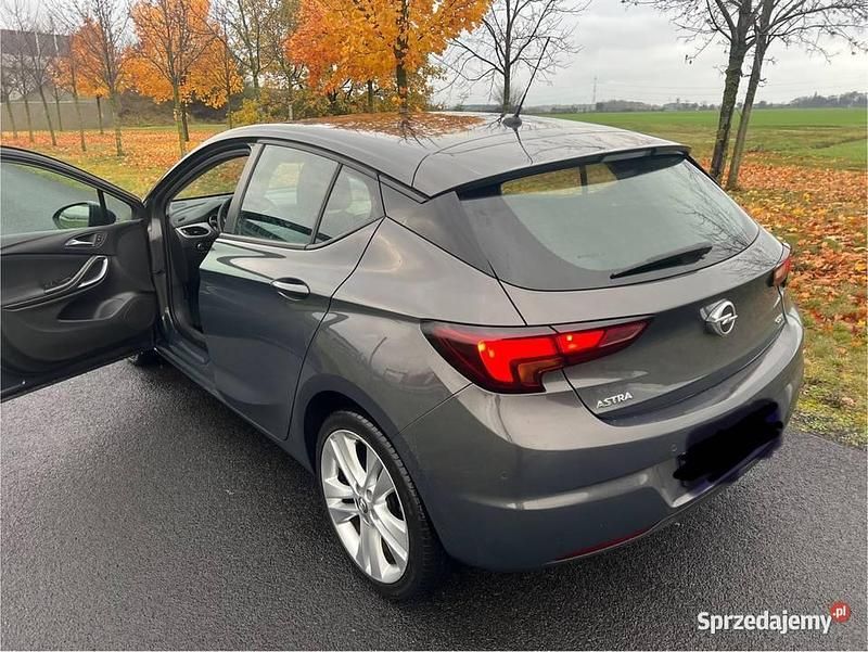 Używany Opel Astra 2015 Szary Hatchback