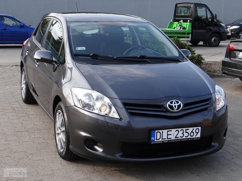 Sprzedany Toyota Auris II LiftSalon Po., używany 2013, km