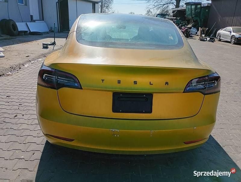 Używany Tesla Model 3 Standard Range 2020 Sedan/Limuzyna