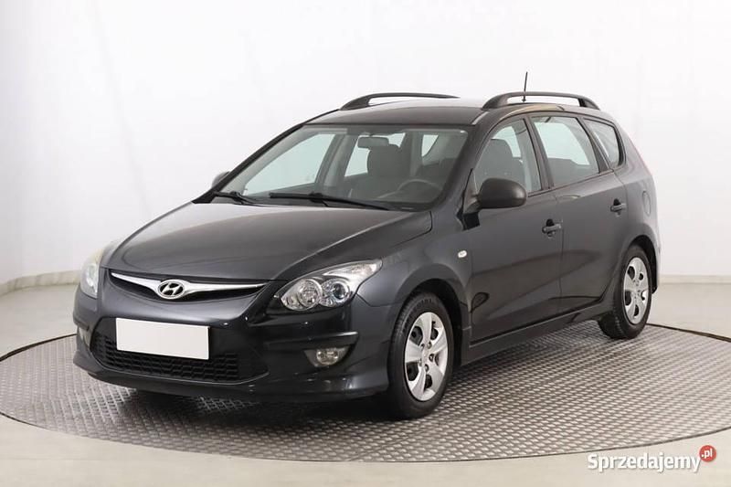Używany Hyundai i30 2010 Czarny Kombi