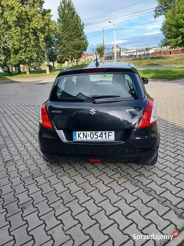 Czarny Używany 2011 Suzuki Swift Hatchback | 18 900 zł - Obraz 1/4