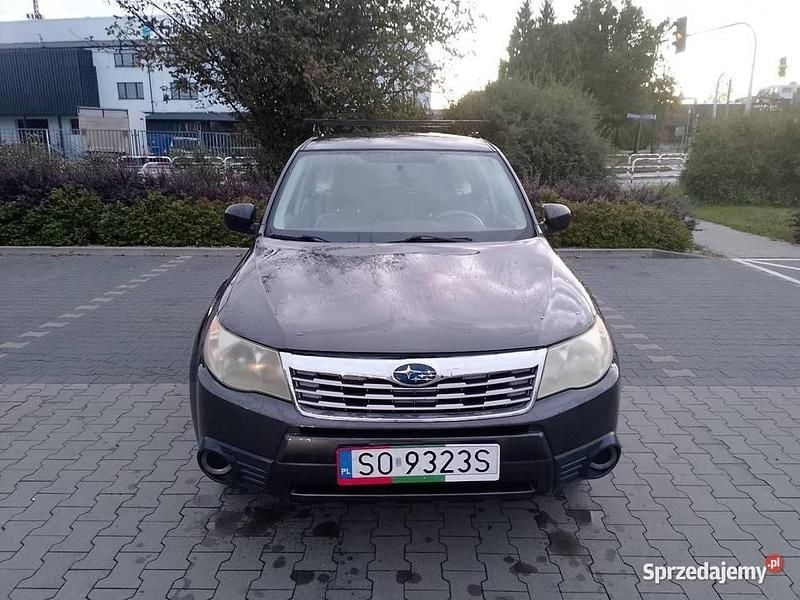 Szary Używany 2010 Subaru Forester SUV | 29 000 zł (Uczciwa cena) - Obraz 1/4