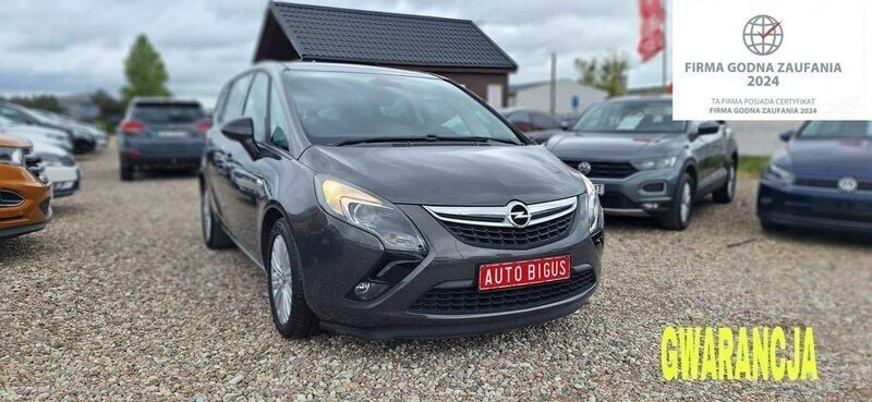 Czarny (metalik) Używany 2016 Opel Zafira Minivan | 41 900 zł (Uczciwa cena) - Obraz 1/4