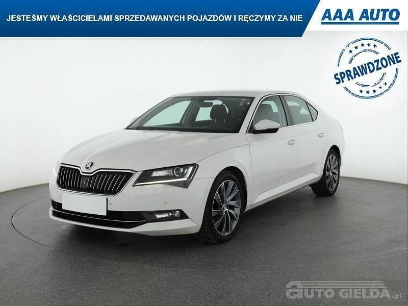 Używany Skoda Superb 120 KM (88 kW) 2016 Biały