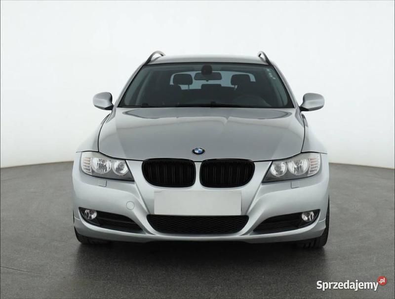 Srebrny Używany 2010 BMW 316 Kombi | 23 499 zł - Obraz 1/4