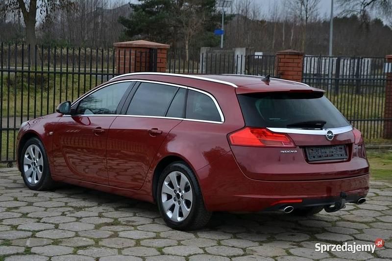 Bordowy Używany 2010 Opel Insignia Sport Kombi | 19 900 zł - Obraz 1/4