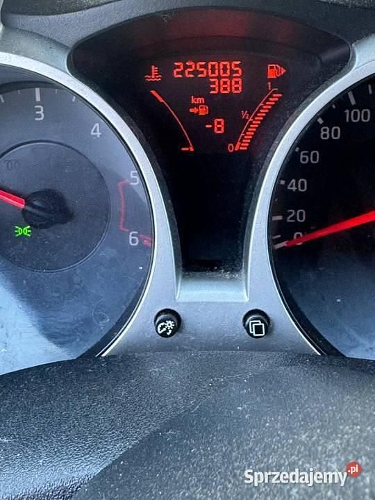 Używany Nissan Juke 110 KM (80 kW) 2013 Biały SUV