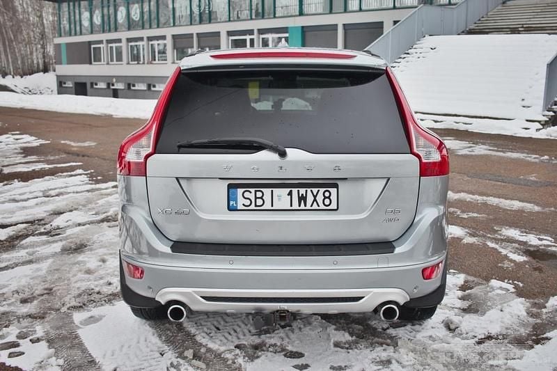 Używany Volvo XC60 R-Design 2012 Srebrny SUV