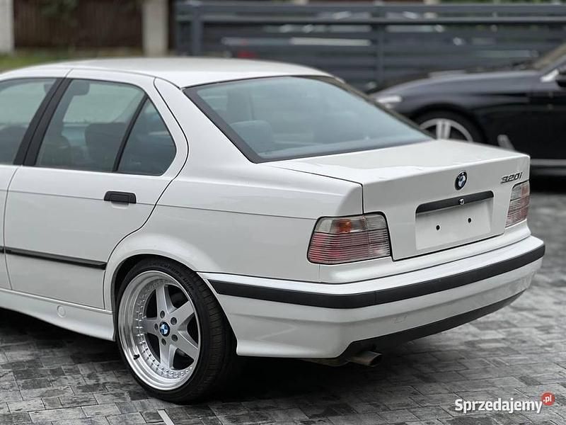 Używany BMW 320 1991 Biały Sedan/Limuzyna