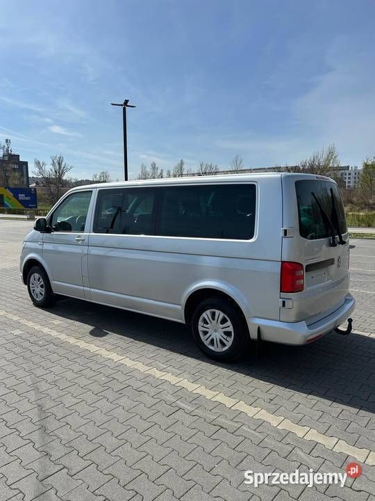 Używany VW Caravelle 2015 Srebrny Minivan