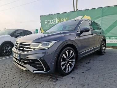 Szary (metalik) Używany 2021 VW Tiguan R-line SUV | 105 000 zł (Dość drogi) - Obraz 1/4