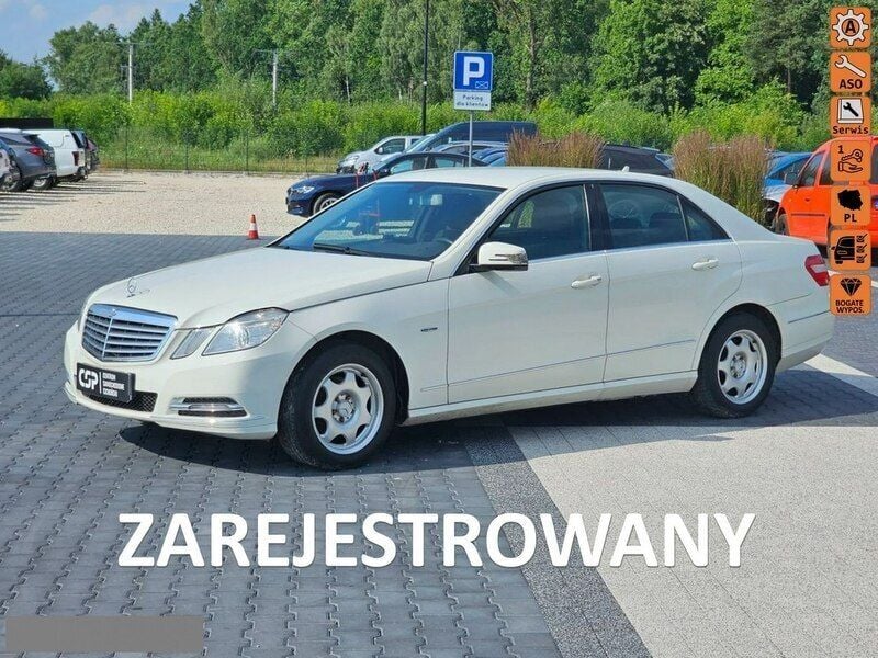 Biały Używany 2011 Mercedes E220 Sedan/Limuzyna | 24 900 zł - Obraz 1/4