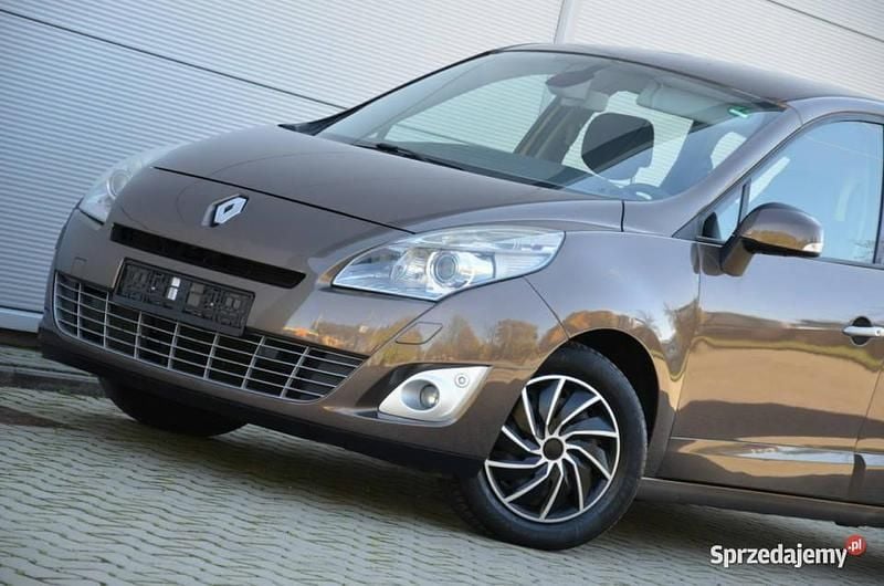 Używany Renault Grand Scénic III 110 KM (80 kW) 2009 Brązowy Minivan