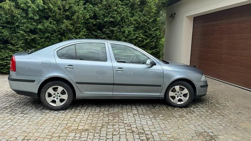 Niebieski Używany 2005 Skoda Octavia Sedan/Limuzyna | 11 000 zł (Drogi) - Obraz 1/4