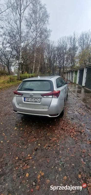 Używany 2015 Toyota Auris | 25 000 zł - Obraz 1/4