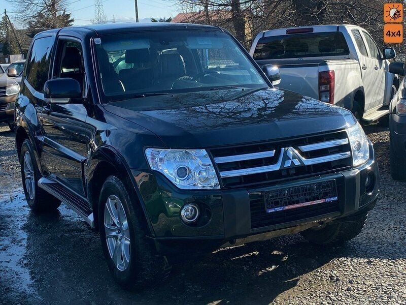 Używany Mitsubishi Pajero 200 KM (147 kW) 2011 Zielony SUV