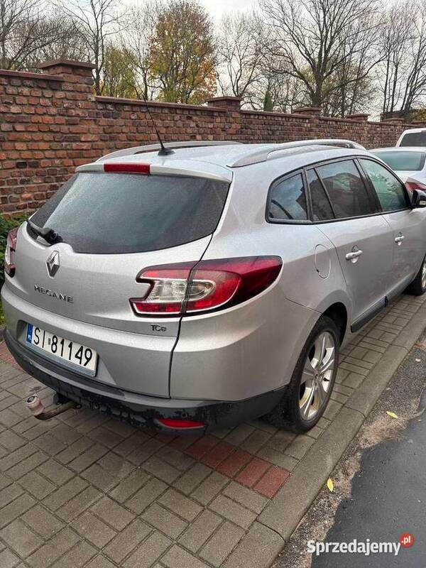 Srebrny Używany 2011 Renault Mégane GrandTour Kombi | 12 000 zł (Dobra cena) - Obraz 1/4