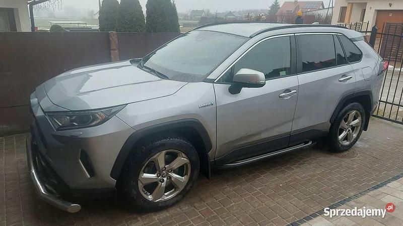 Używany Toyota RAV4 Executive 2019 Srebrny Kombi