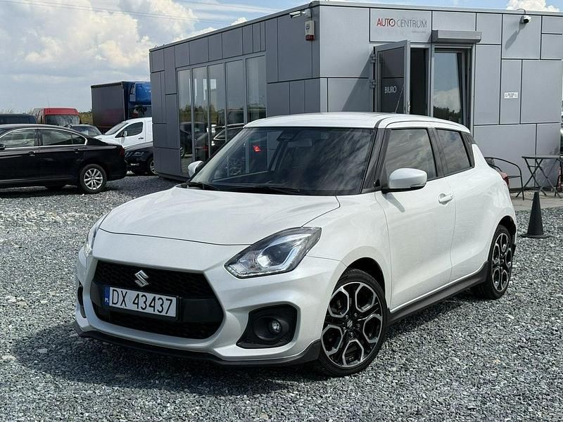 Biały (metalik) Używany 2020 Suzuki Swift Hatchback | 49 900 zł - Obraz 1/4